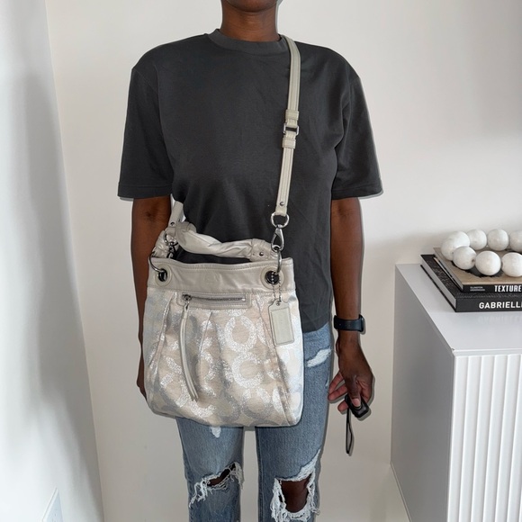 Vintage Y2K Coach Parker OP Art Signature Silver Bag (13508) - Picture 3 of 15